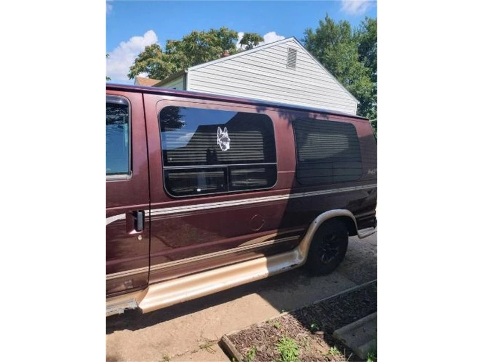 2000 Ford Econoline Van - Image 9 of 11