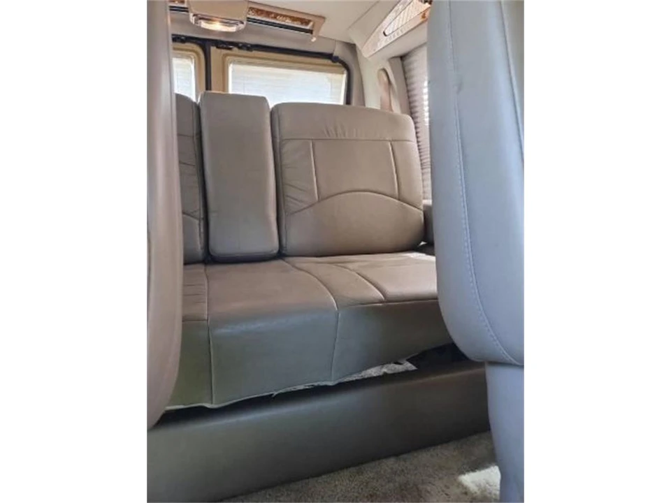 2000 Ford Econoline Van - Image 3 of 11