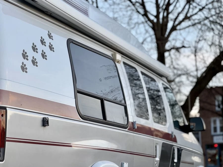 2000 Ford Econoline Van - Image 14 of 31