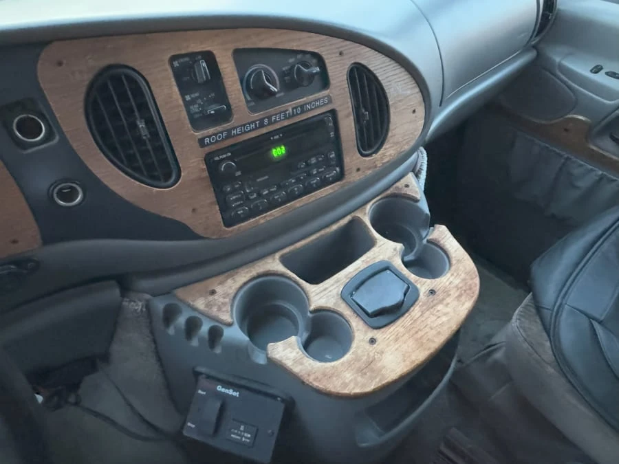 2000 Ford Econoline Van - Image 22 of 31