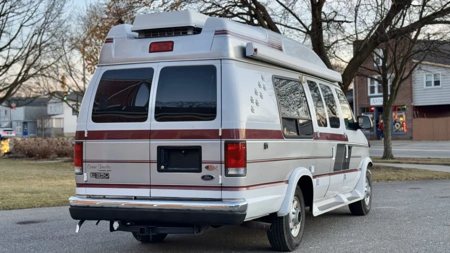 2000 Ford Econoline Van - Image 3 of 31