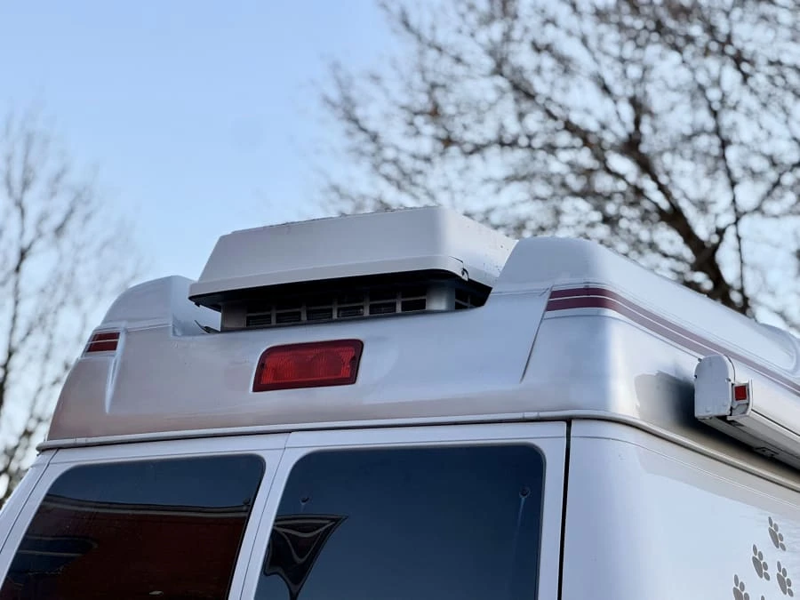 2000 Ford Econoline Van - Image 10 of 31