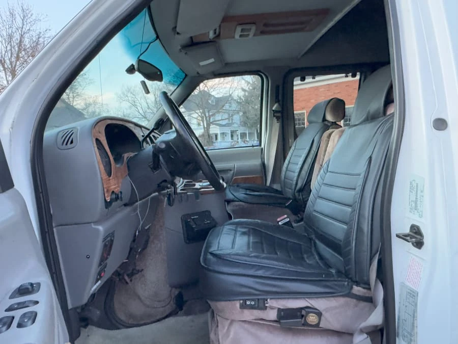 2000 Ford Econoline Van - Image 21 of 31