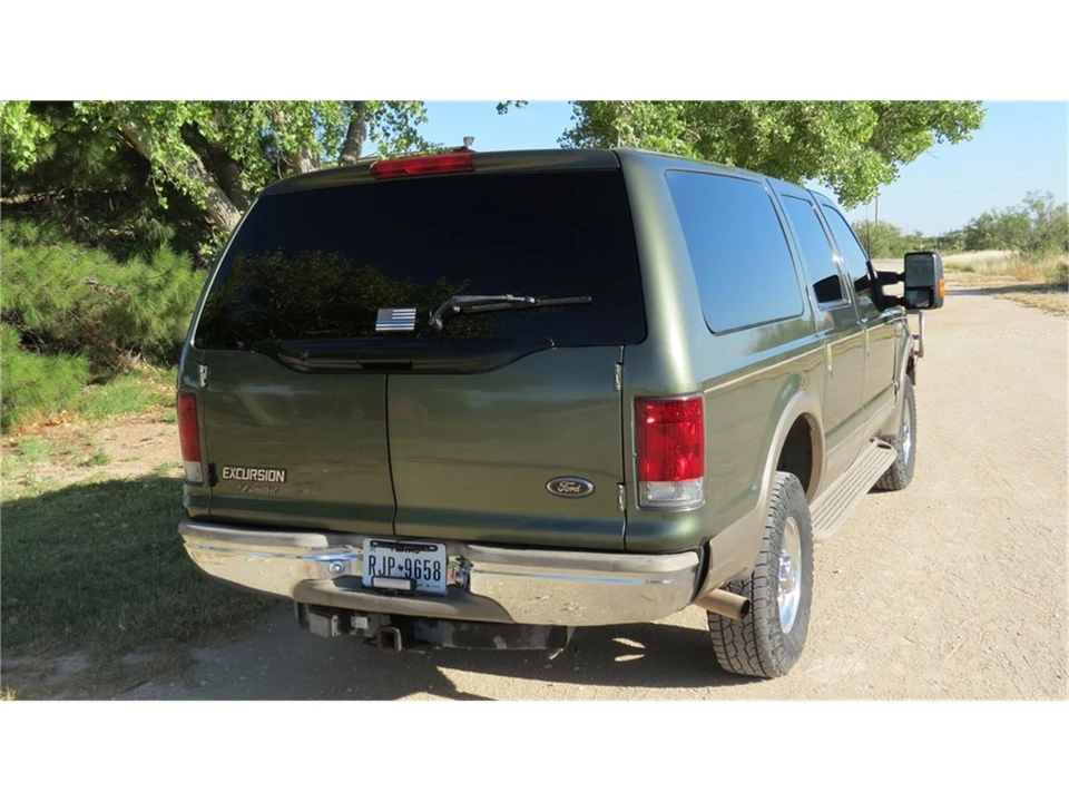 2000 Ford Excursion - Image 2 of 31