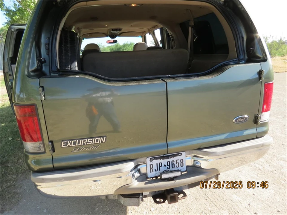 2000 Ford Excursion - Image 18 of 31