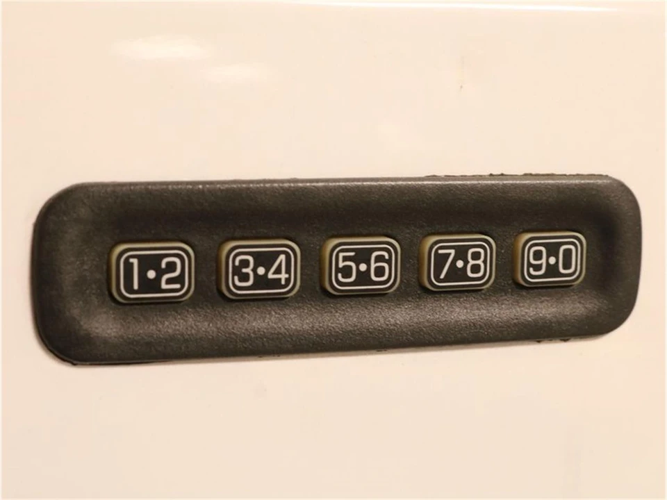 2000 Ford Excursion - Image 12 of 31
