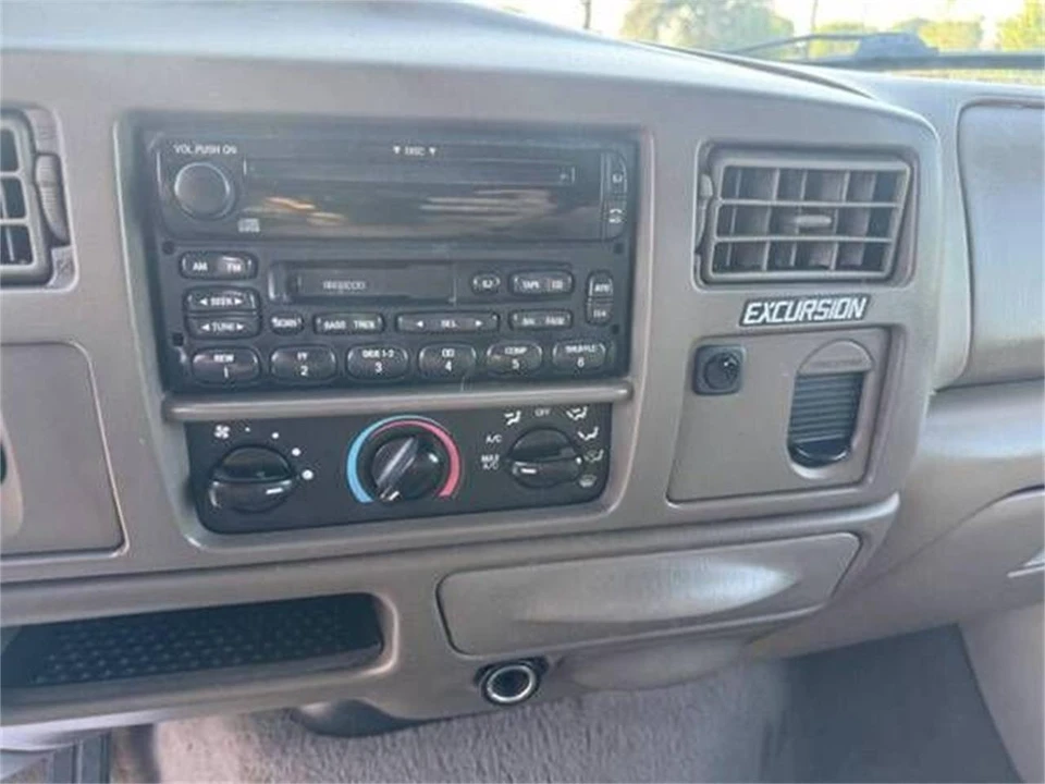 2000 Ford Excursion - Image 7 of 13