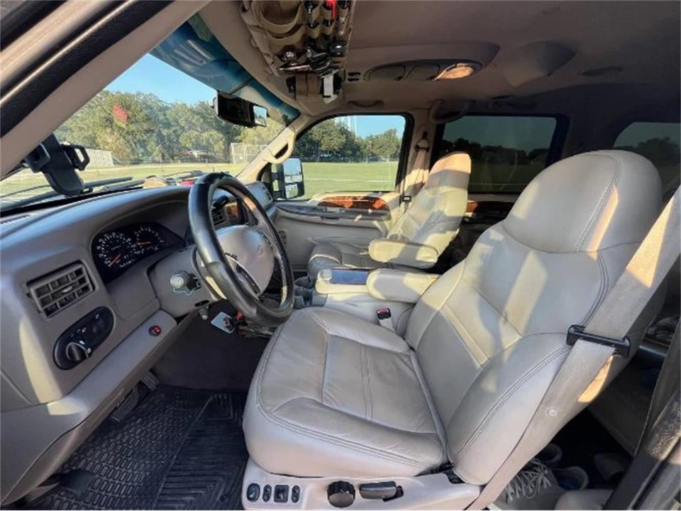 2000 Ford Excursion - Image 9 of 20