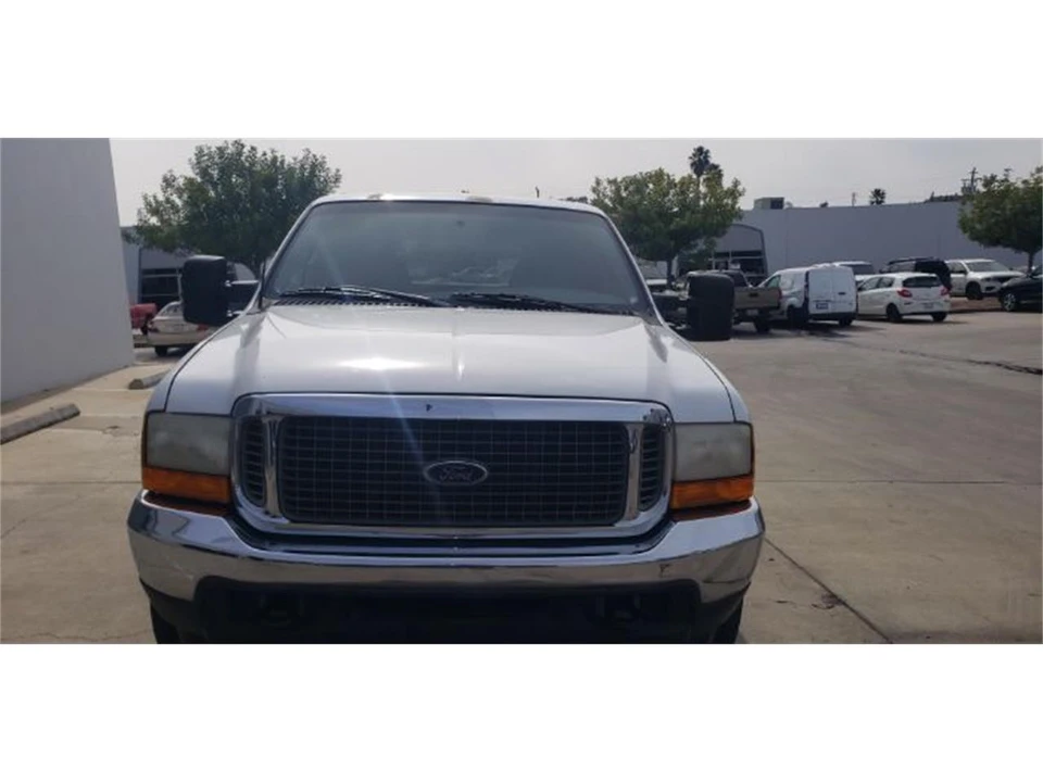 2000 Ford Excursion - Image 3 of 11