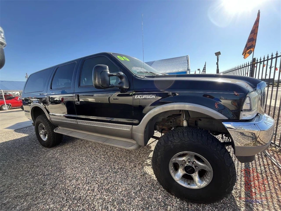 2000 Ford Excursion - Image 2 of 15