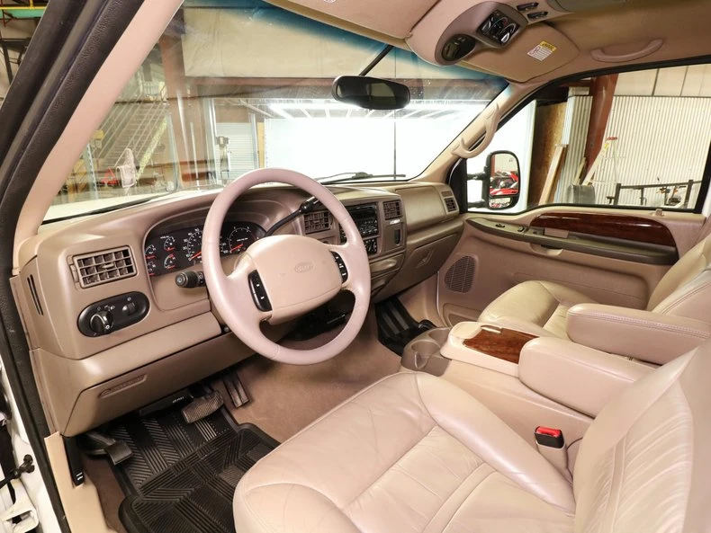 2000 Ford Excursion - Image 17 of 31