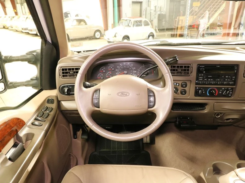 2000 Ford Excursion - Image 24 of 31