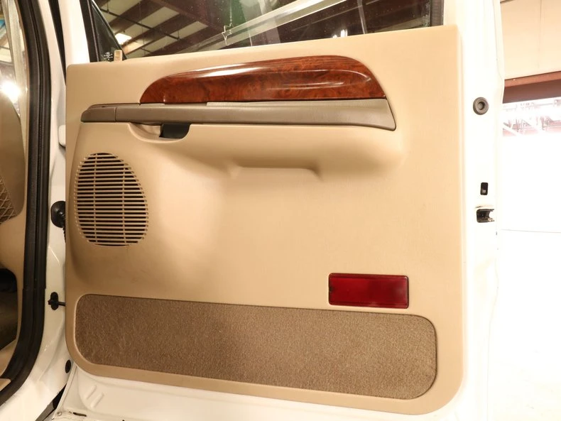2000 Ford Excursion - Image 22 of 31