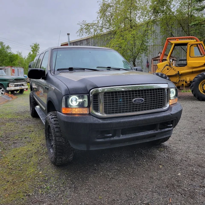 2000 Ford Excursion - Image 2 of 13