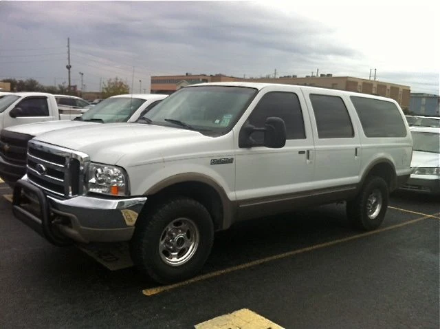2000 Ford Excursion - Image 24 of 31