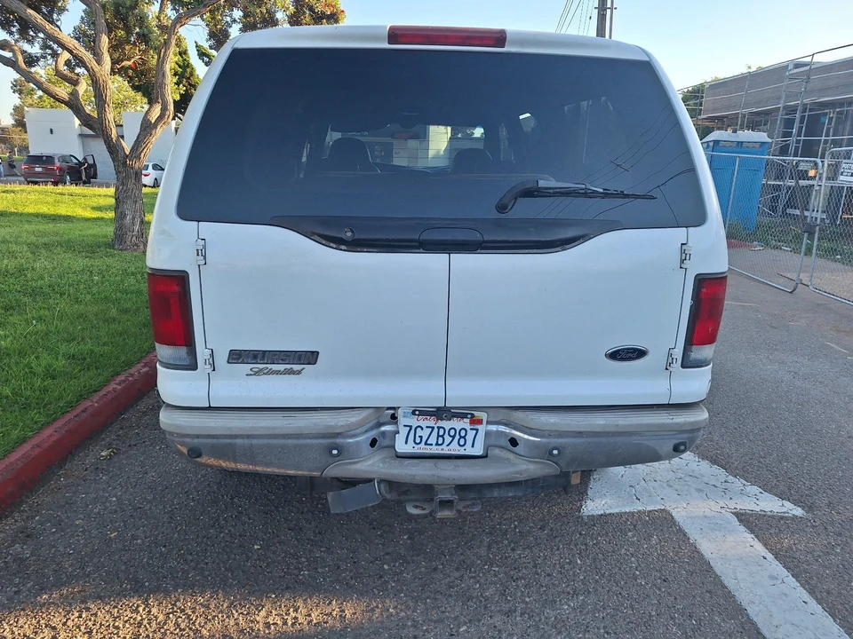 2000 Ford Excursion - Image 9 of 21