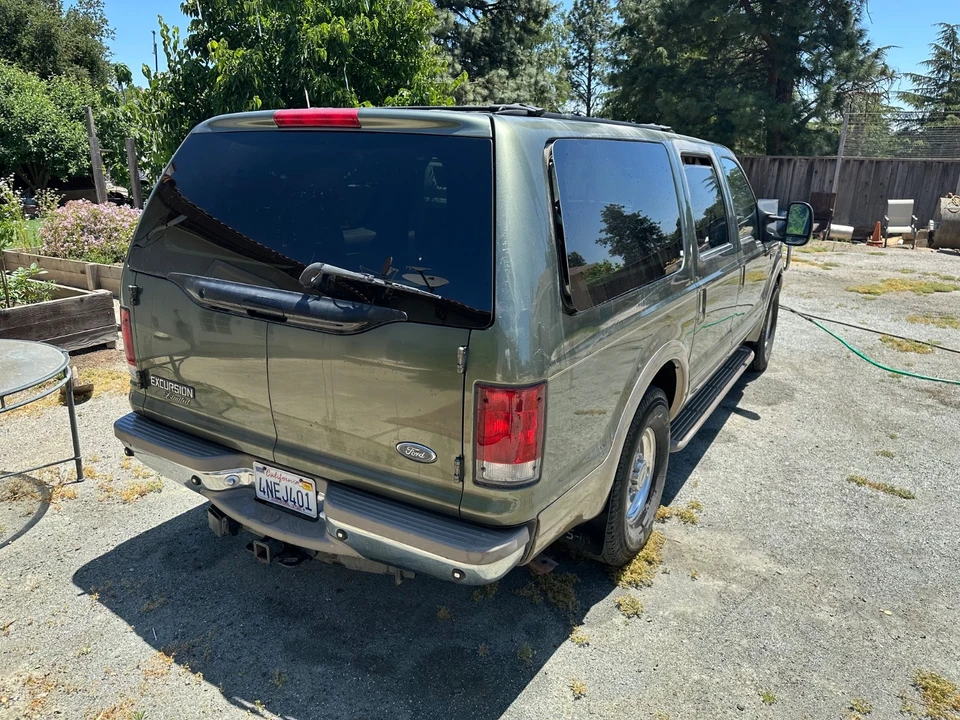2000 Ford Excursion - Image 2 of 12