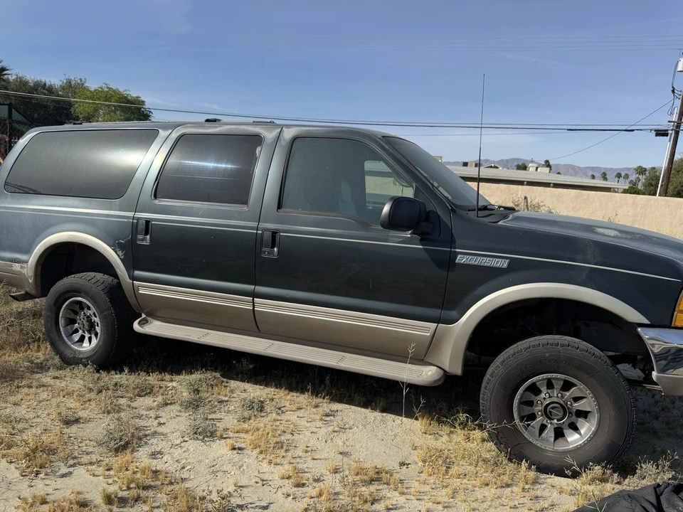 2000 Ford Excursion - Image 2 of 9