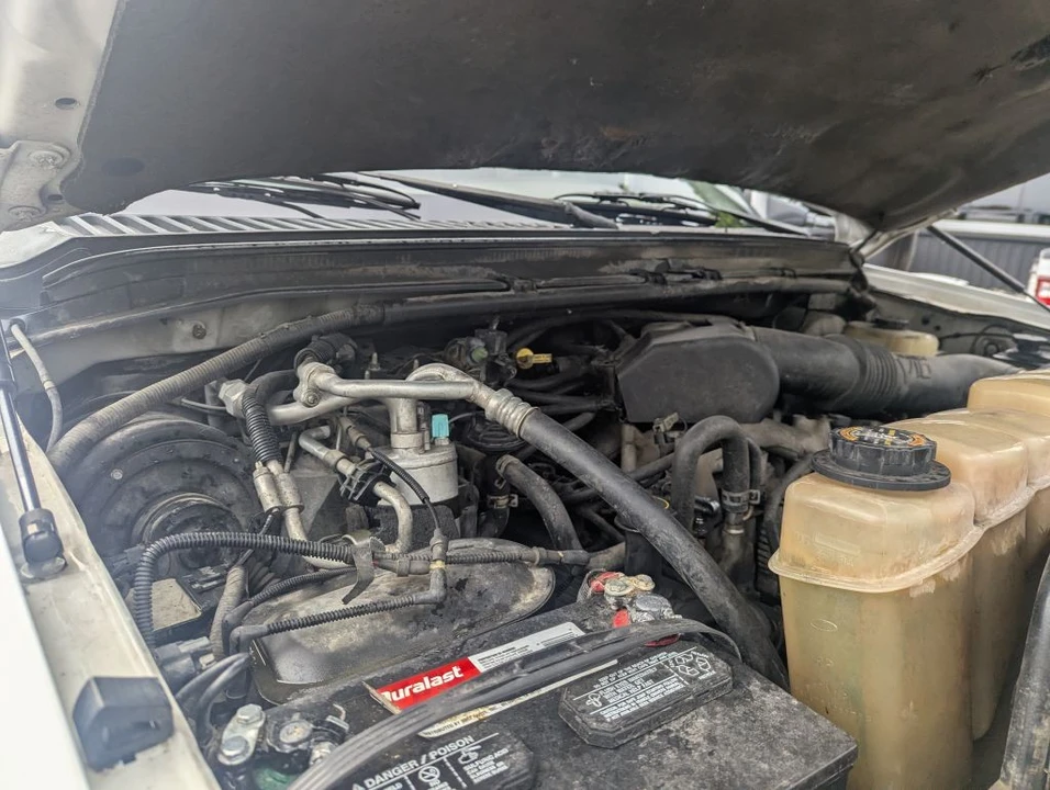 2000 Ford Excursion - Image 18 of 19