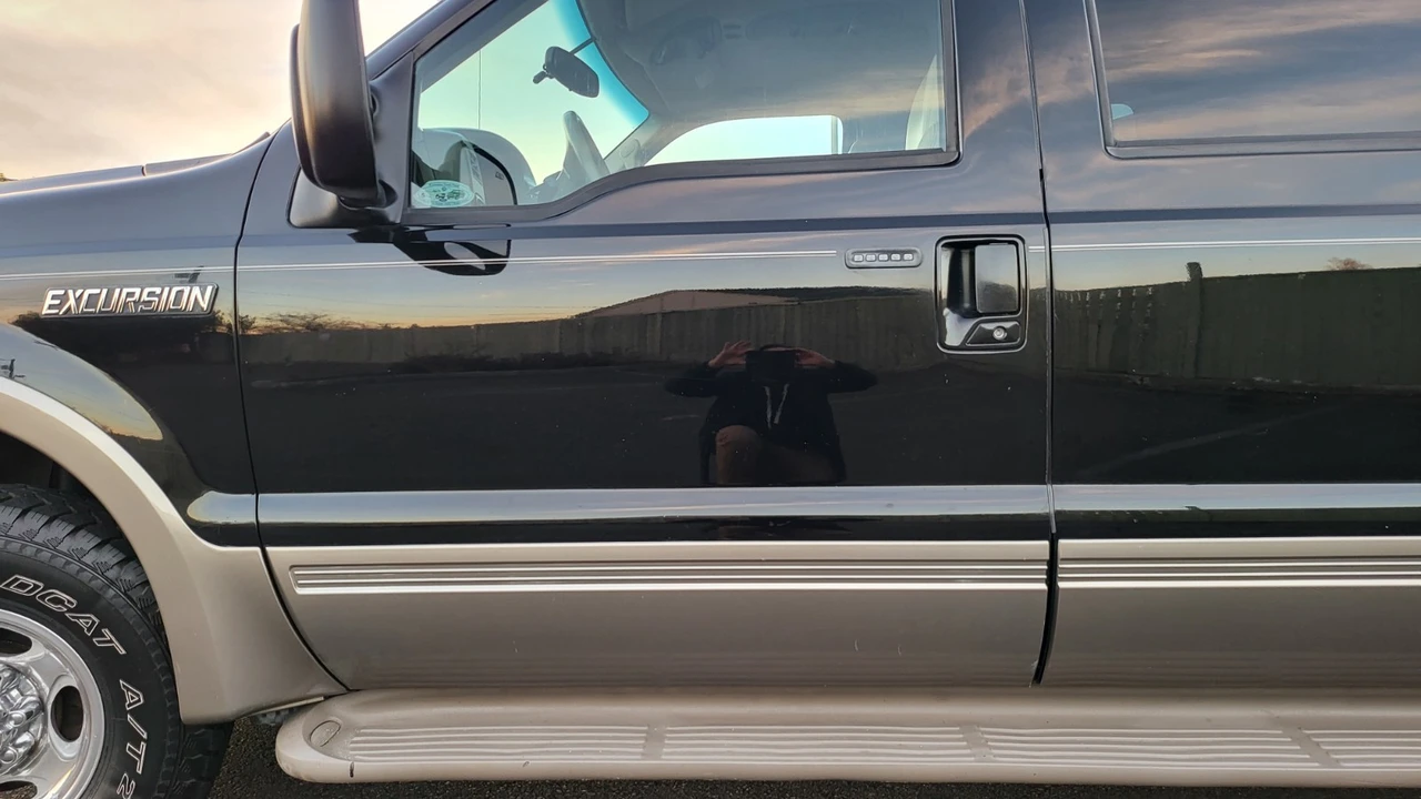 2000 Ford Excursion - Image 9 of 21