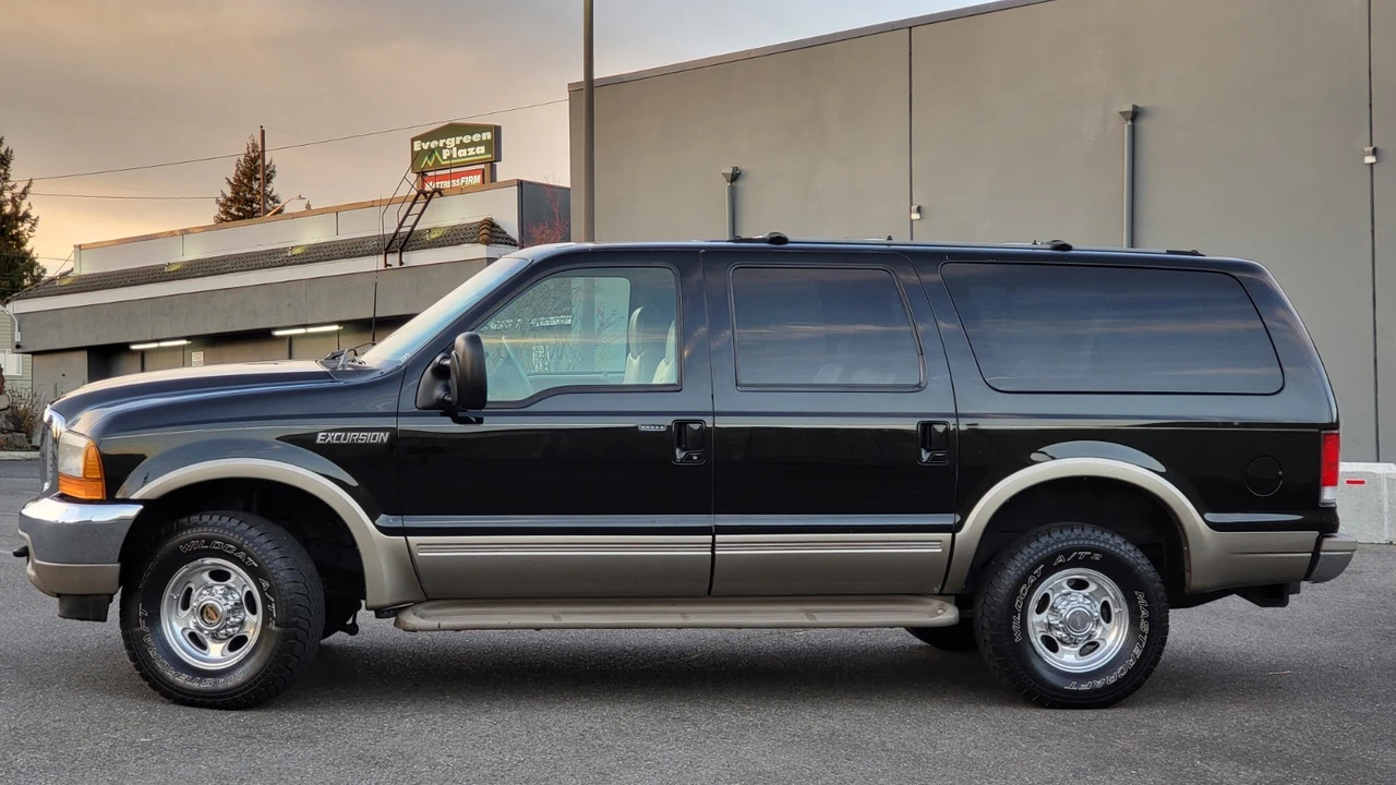 2000 Ford Excursion - Image 2 of 21