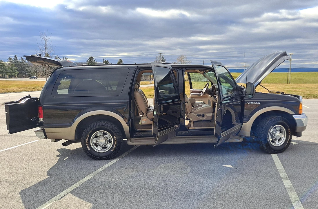 2000 Ford Excursion - Image 24 of 31
