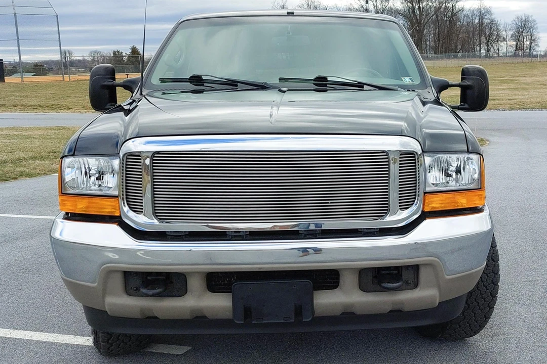 2000 Ford Excursion - Image 2 of 31