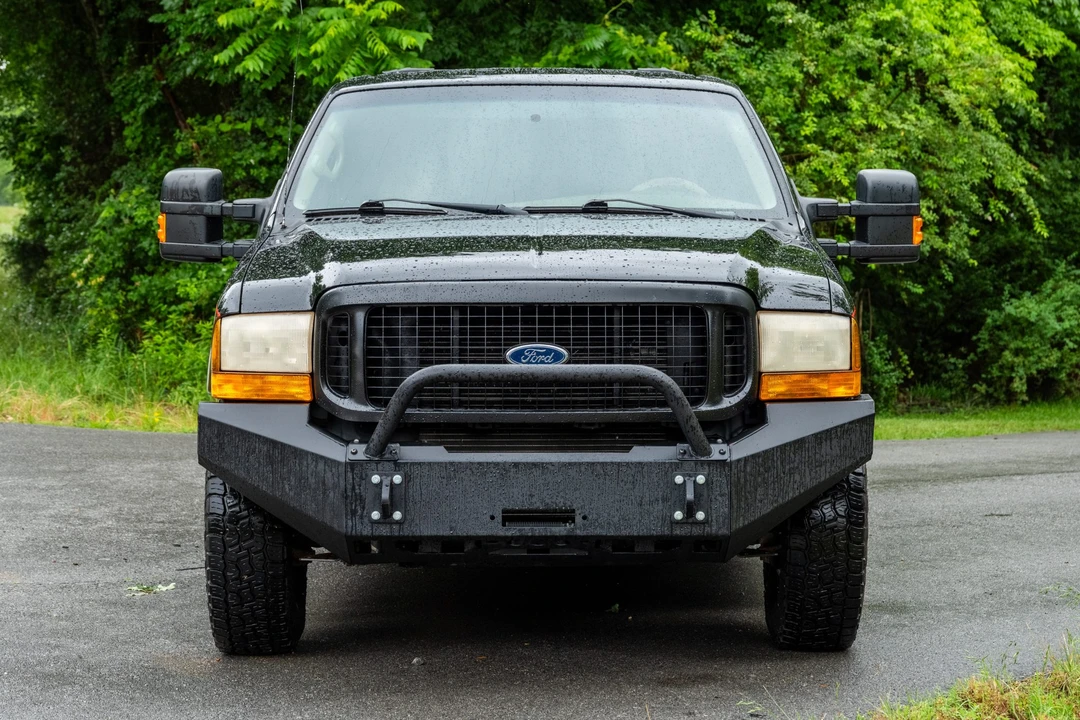 2000 Ford Excursion - Image 2 of 31