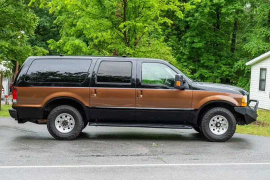 2000 Ford Excursion - Image 3 of 31