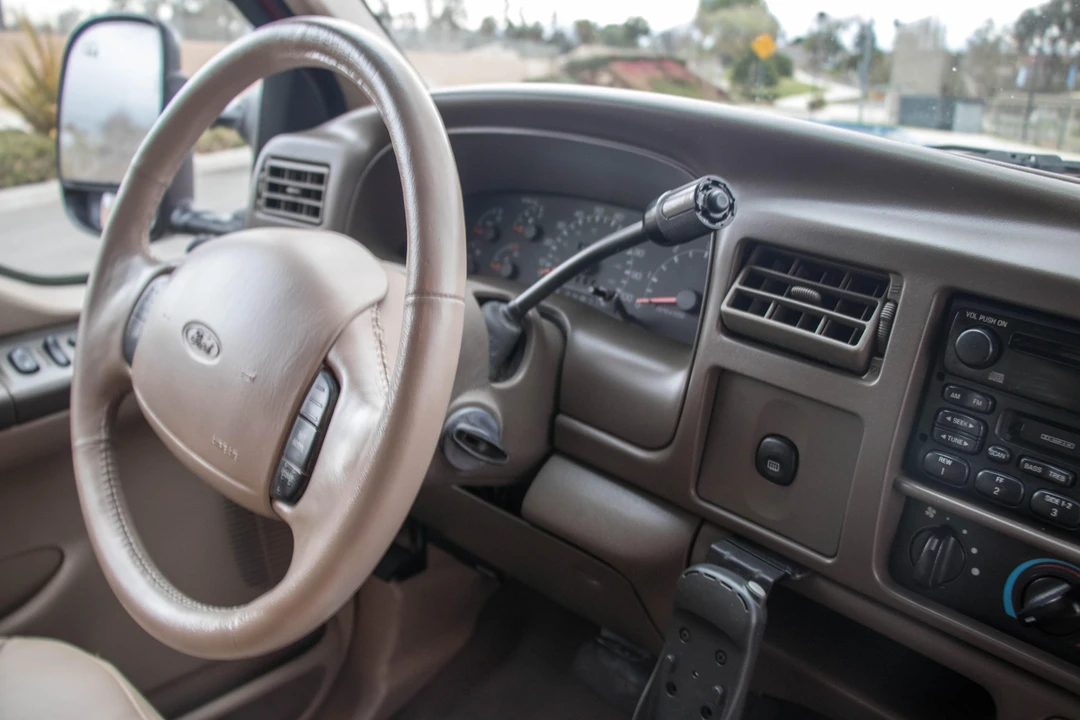 2000 Ford Excursion - Image 28 of 31