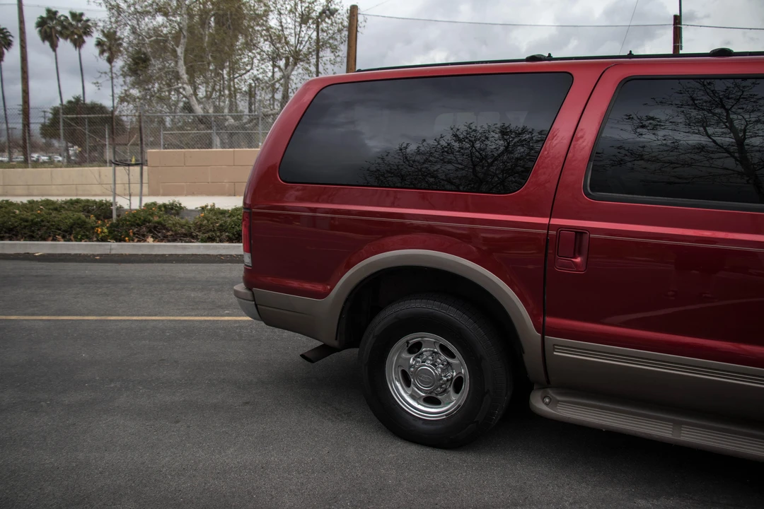 2000 Ford Excursion - Image 13 of 31