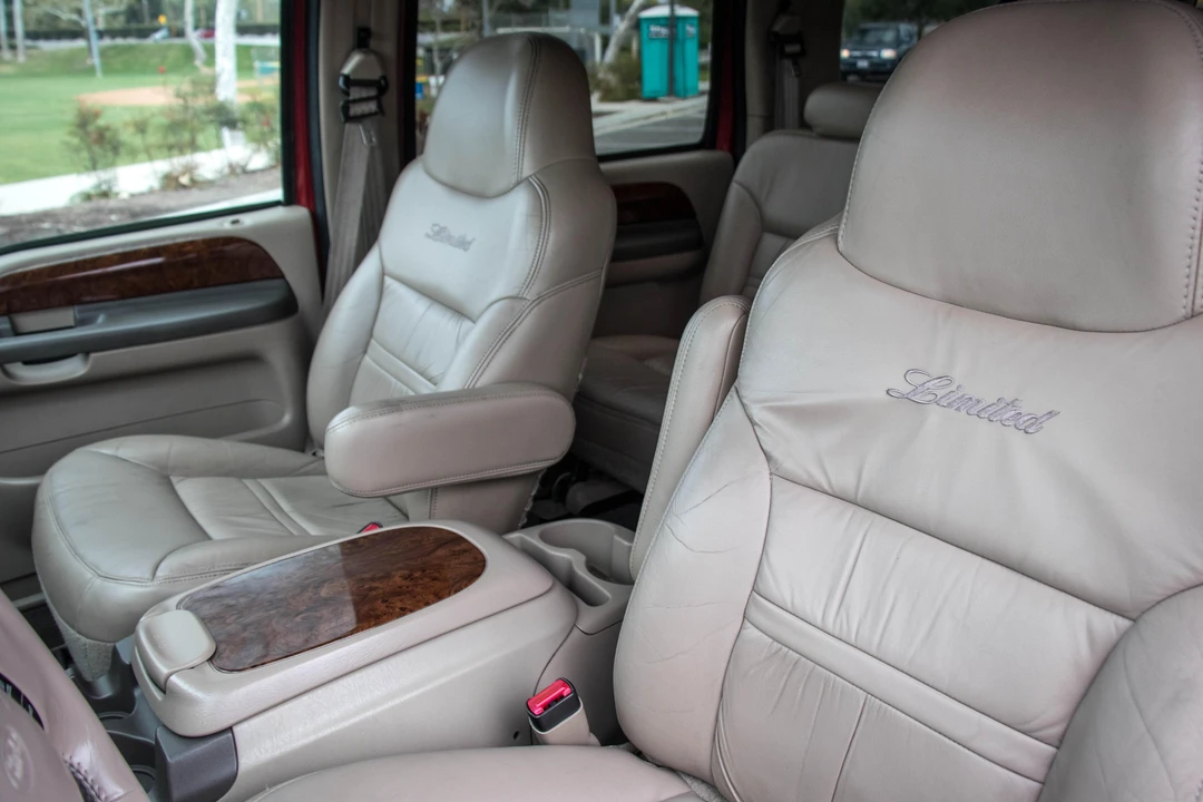 2000 Ford Excursion - Image 21 of 31