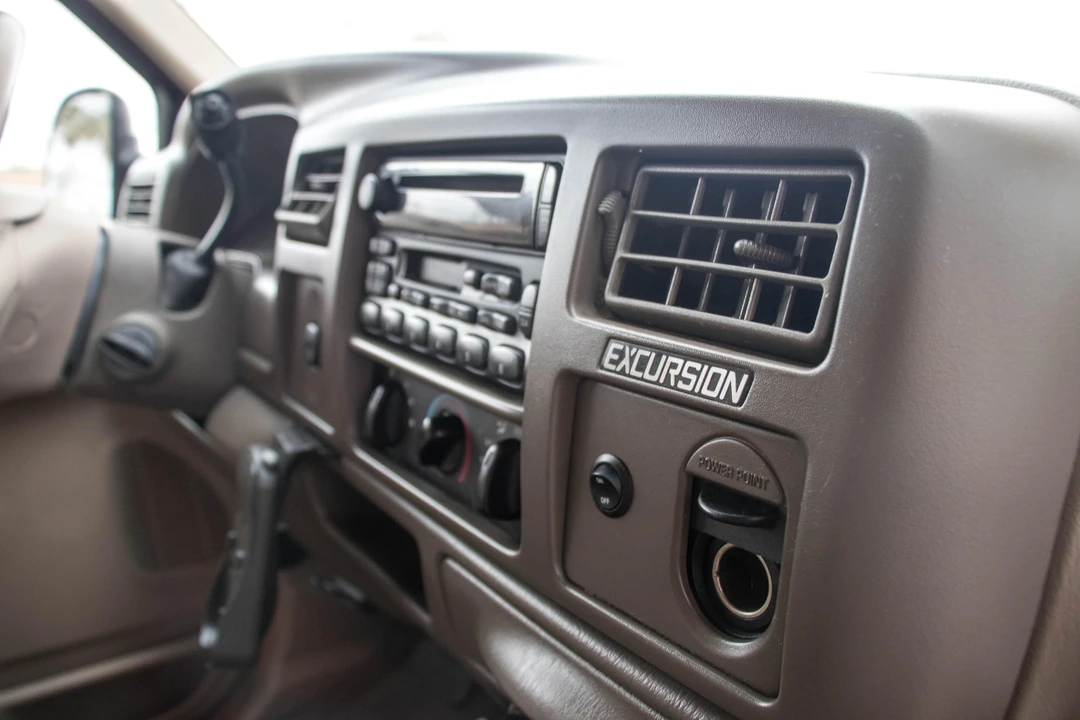 2000 Ford Excursion - Image 30 of 31