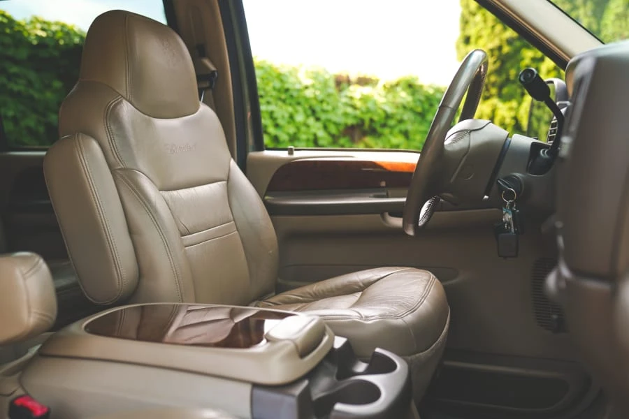 2000 Ford Excursion - Image 12 of 31