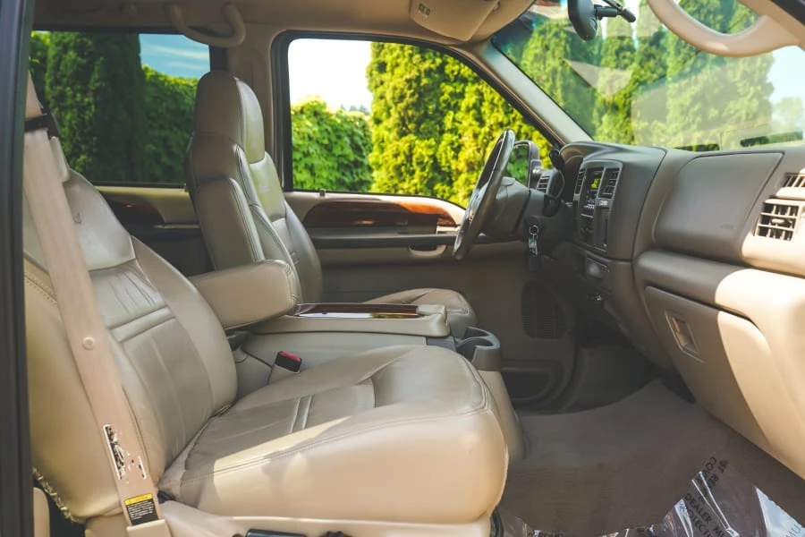 2000 Ford Excursion - Image 18 of 31