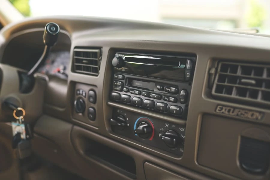 2000 Ford Excursion - Image 25 of 31