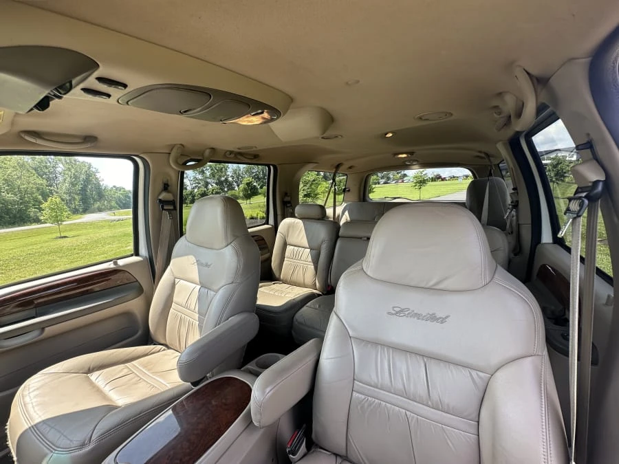 2000 Ford Excursion - Image 24 of 30