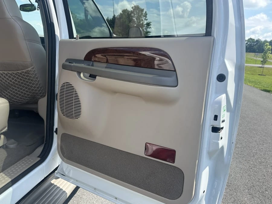 2000 Ford Excursion - Image 17 of 30