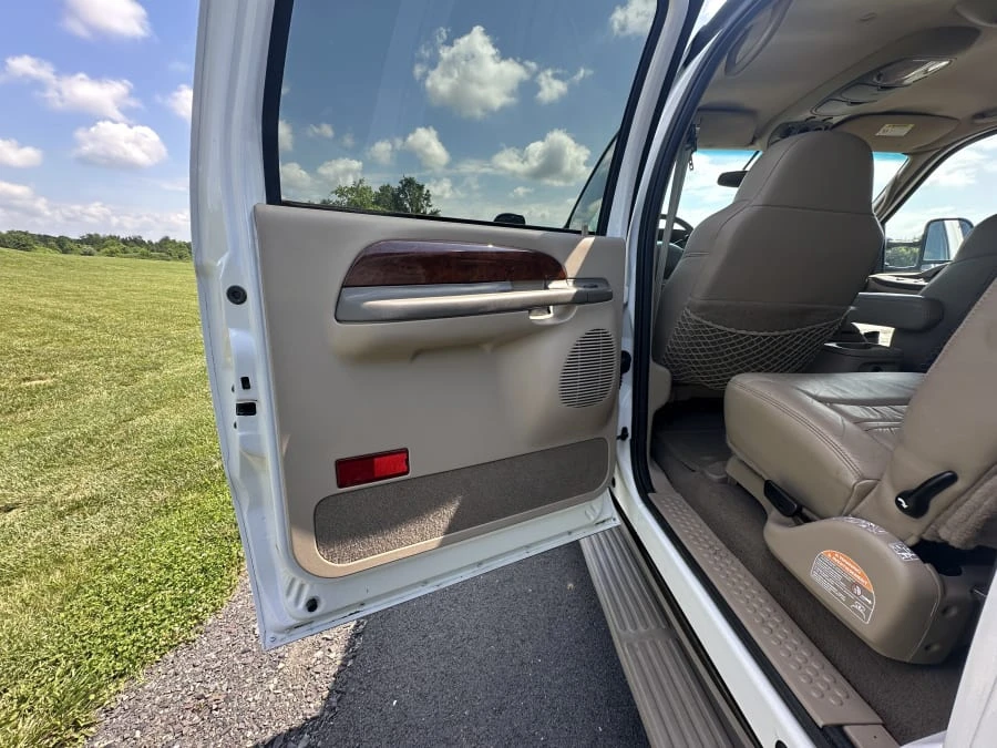 2000 Ford Excursion - Image 28 of 30