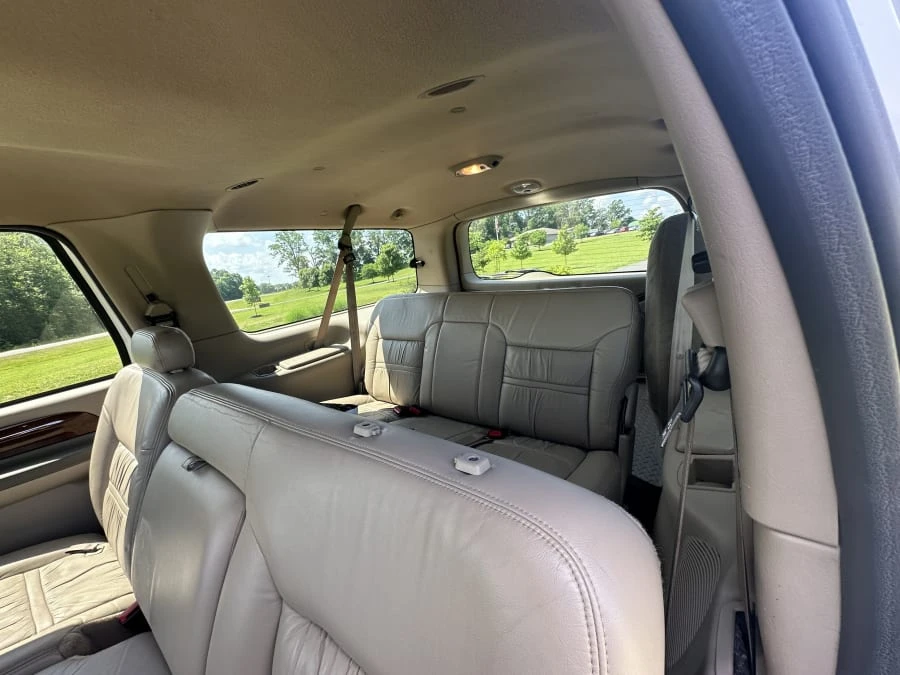 2000 Ford Excursion - Image 25 of 30