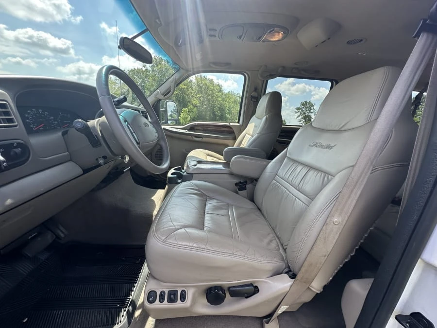 2000 Ford Excursion - Image 12 of 30