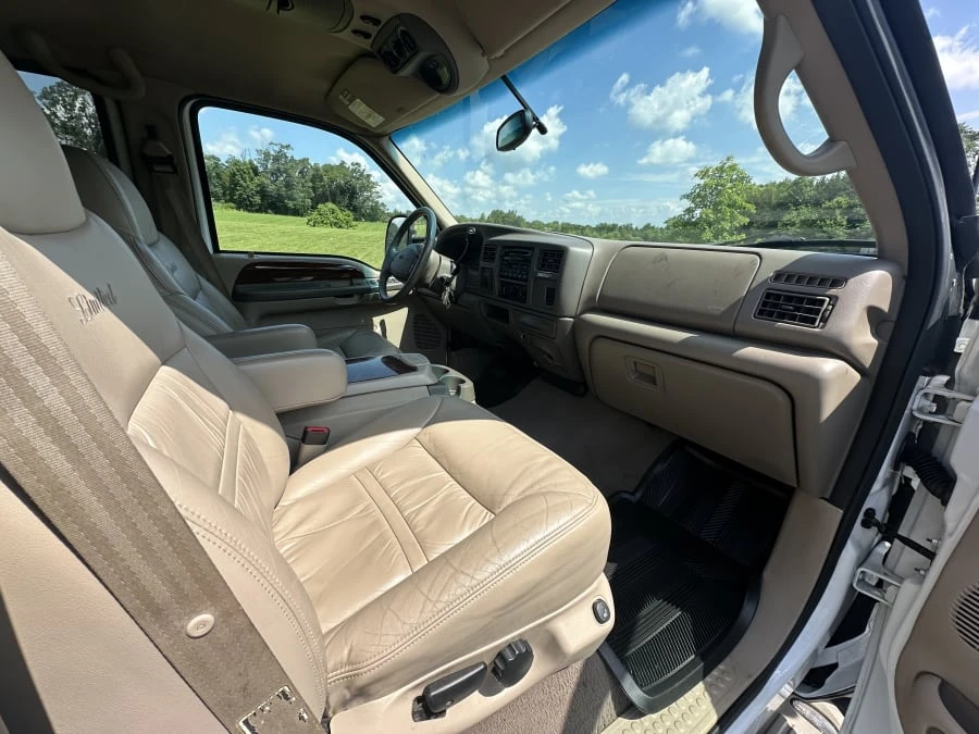 2000 Ford Excursion - Image 21 of 30