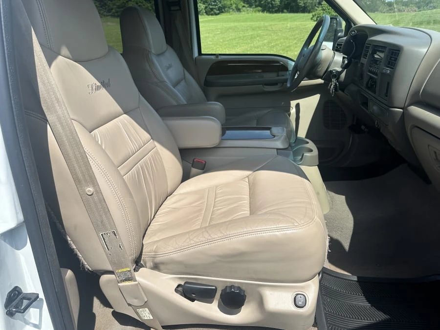 2000 Ford Excursion - Image 18 of 30