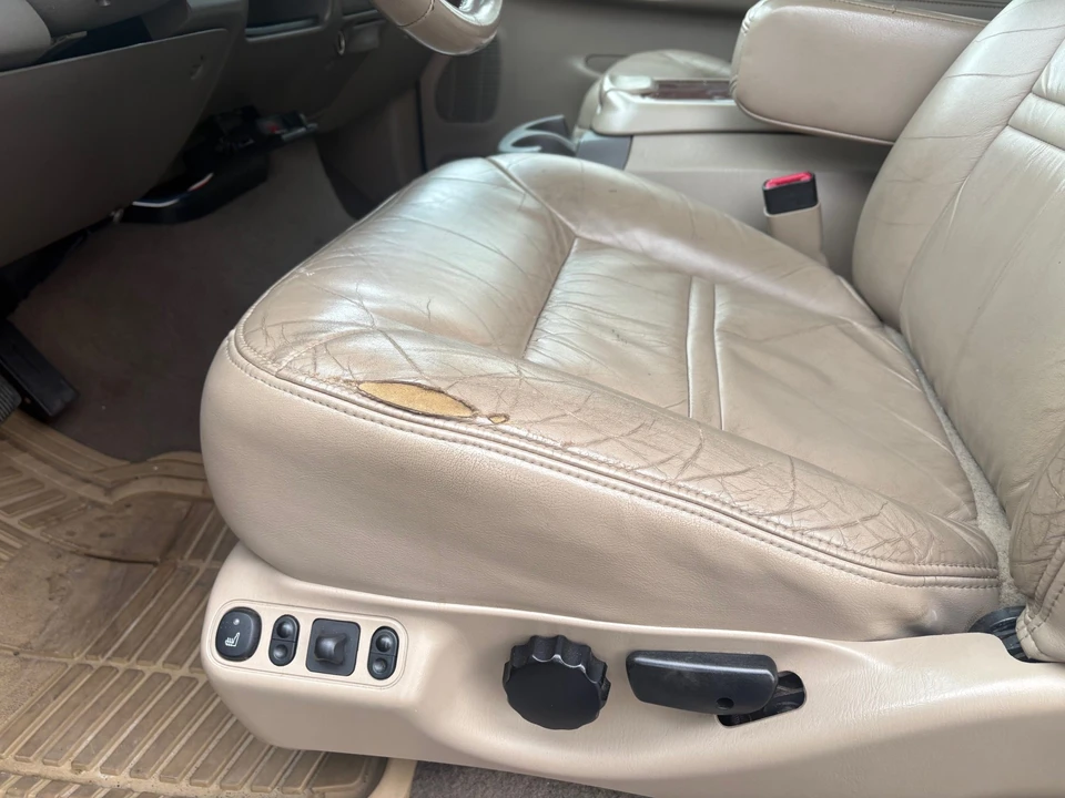 2000 Ford Excursion - Image 28 of 31