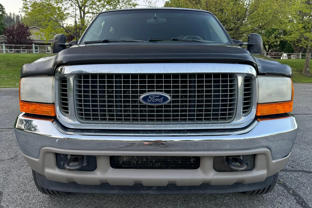 2000 Ford Excursion - Image 2 of 31