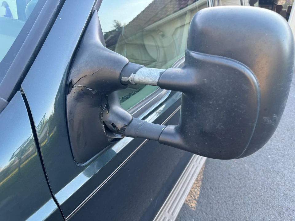2000 Ford Excursion - Image 19 of 31