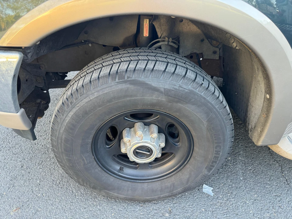 2000 Ford Excursion - Image 29 of 31