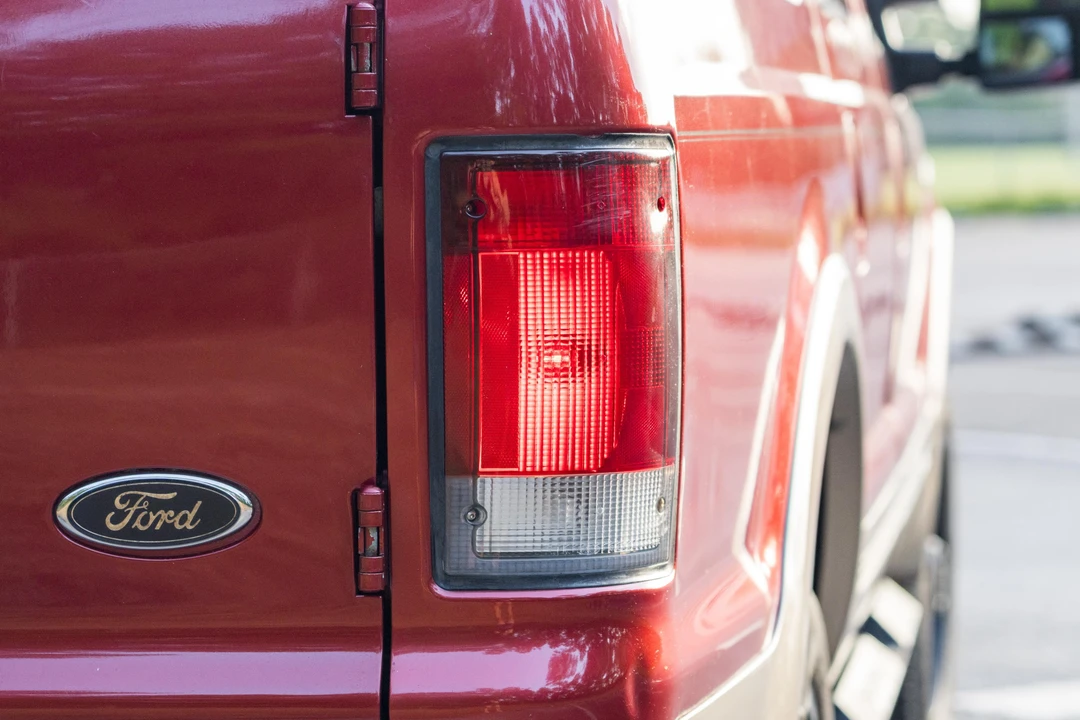 2000 Ford Excursion - Image 16 of 31