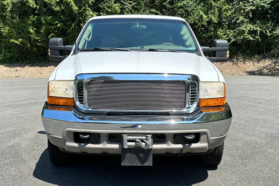 2000 Ford Excursion - Image 2 of 31