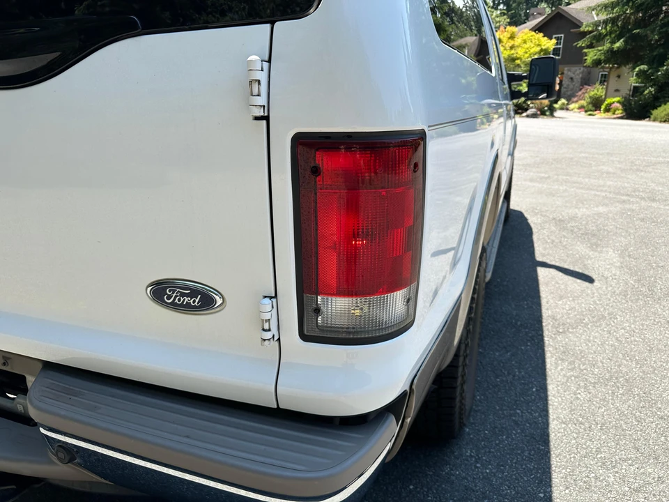 2000 Ford Excursion - Image 17 of 31